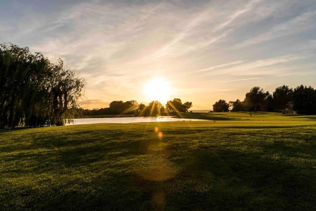 Magnifique Vue Lac Au Golf De Pont-Royal Mallemort Esterno foto