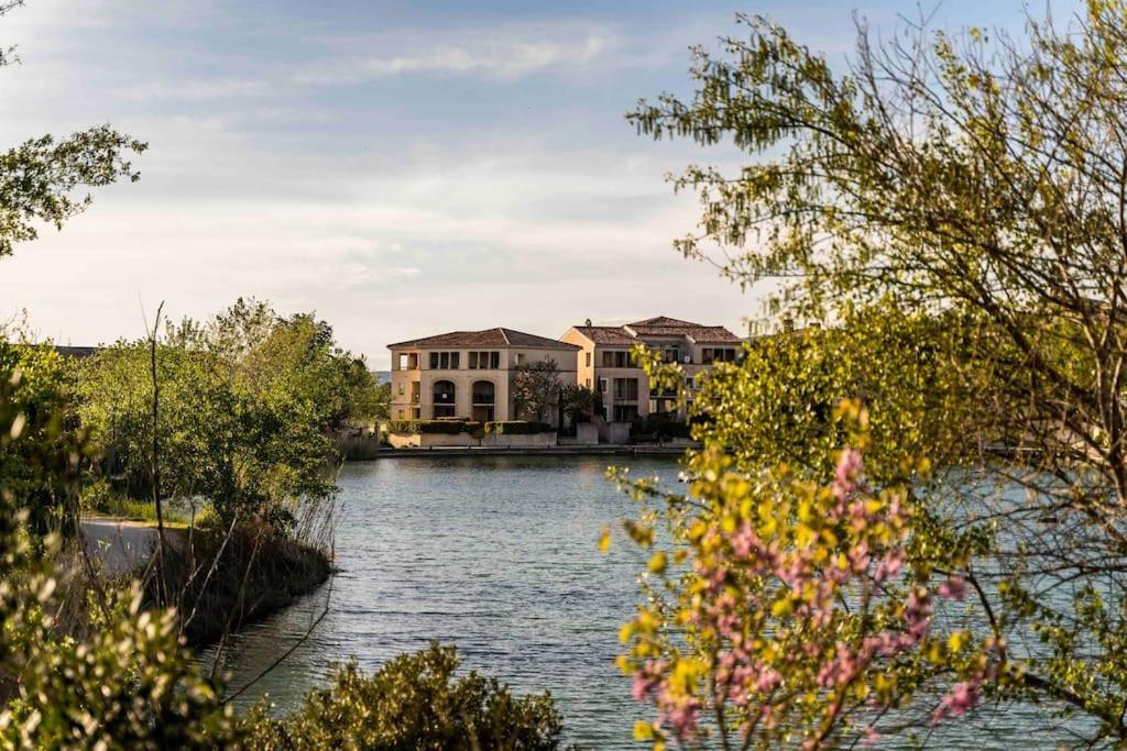 Magnifique Vue Lac Au Golf De Pont-Royal Mallemort Esterno foto
